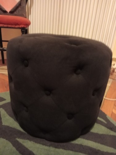 Joli pouf noir - noir, capitonné