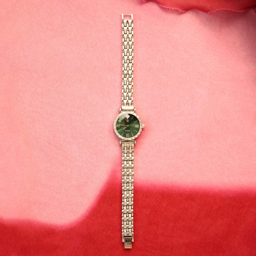 Ancienne délicate montre