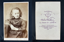 Watkins, London, Fillette au collier Vintage cdv albumen print. Tirage album