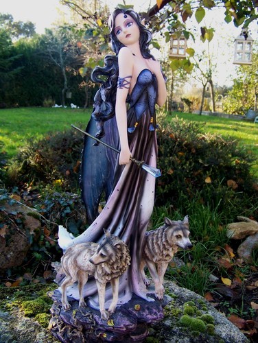 15355 grande statuette - grande,