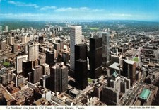 Coup d'oeil  de la Tour CN vers le nord est à TORONTO -  CANADA