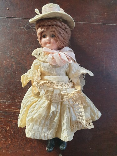 Poupee mignonnette ancienne - ancienne, et