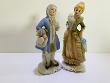 Couple de statuettes anciennes en porcelaine biscuit vintage Décoration
