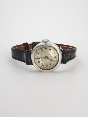 Montre bracelet ancien - , en