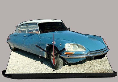 Voiture ancienne en - ds,