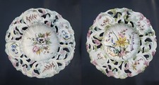 2 assiettes creuses anciennes ajourées - faïence décor fleuri peint main – 23 cm