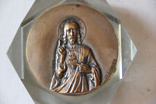 Presse papier en verre et métal argenté début XXe avec relief du Christ