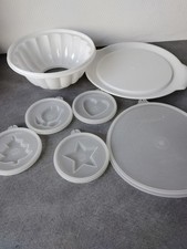 TUPPERWARE Moule à Charlotte BLANC avec couvercle et 4 décors + PLATEAU VINTAGE