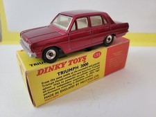 DINKY TOYS 135 TRIUMPH 2000