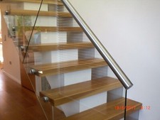 13 marches d'escalier en