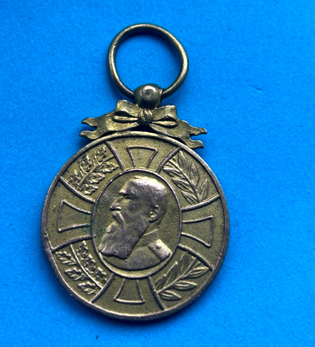 2376 jolie médaille - jolie,