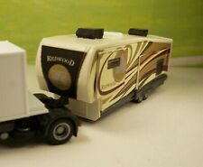 Semi caravane Redwood cirque Bouglione ech 1/87 HO H0