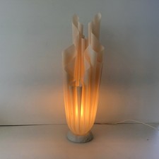 Georgia Jacob Lampe Modèle