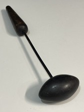 Ancien Fer à Coques de Dentellière En Fonte Manche En Bois Vintage