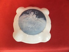 BONBONNIERE EN PORCELAINE CAMILLE THARAUD LIMOGES