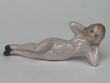 Superbe ancienne petite FIGURINE érotique FEMME NUE allongée porcelaine Germany