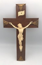 Ancien CRUCIFIX mural en BOIS