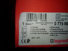 prise rasoir avec transfo isolement legrand