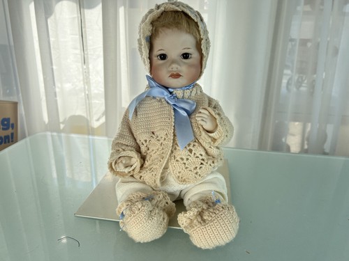 Poupée tête porcelaine - , 43