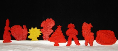 Lot vtg tupperware - 8, cookie