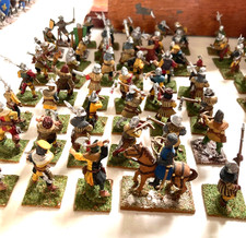 Perry Miniatures Moyen Age - No K&C  - lot Soldats & Cavaliers 28mm peints