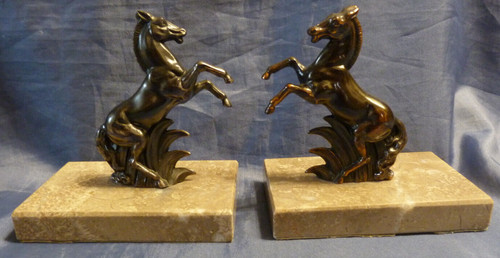 Serre livres chevaux cabrés - serre,