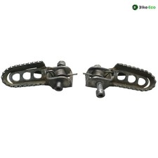 Repose pieds avant gauche et