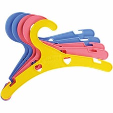 Cintres pour poupées