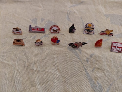 Pin esso pins - 12,