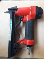 Pistolet cloueur - Clouteuse pneumatique - wedge nailer - très peu servi W3/16