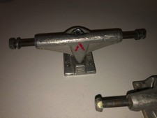 Paire de trucks Skateboard Venture 129mm (2 trucks)