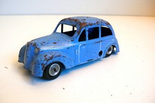 CIJ  JOUETS RENAULT  JUVAQUATRE TÔLE  MOTEUR FONCTIONNE  BON ÉTAT  Lg12,5cm 1939