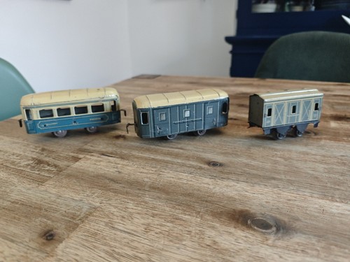 Lot jouet ancien wagons - lot,