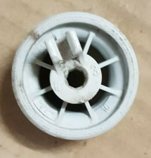 Roulette + axe de panier inférieur pour lave vaisselle siemens bosch