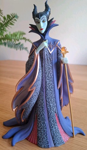 Disney showcase haute - haute, couture