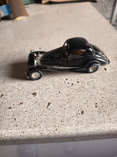 Voiture miniature vintage