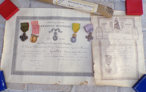 Lot diplômes médaille - de,