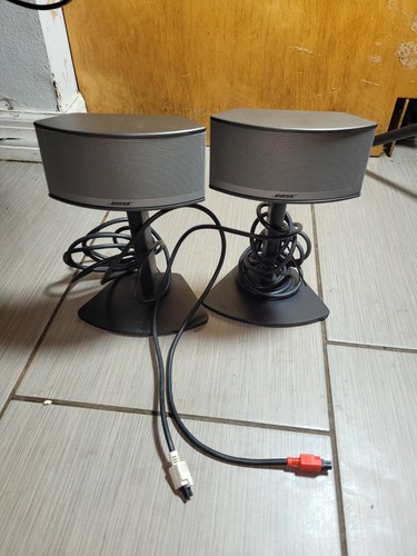 Bose companion left right - &,