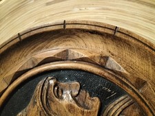 Assiette Murale bois Sculptée Signée Artiste Linn Diamètre 28cm 