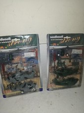 LOT 2 MAQUETTE HELICOPTERE COMBAT MOTEUR FRICTION WIND STRONG NEUF  1/72 ?