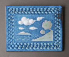 Carreau bleu en grès , pièce unique artisanale , décor paysage arbre et nuages