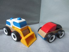 lot de 2 voitures Ikea Lillabo bois et plastique .