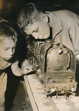 PARIS 1957 - Enfants  Maquette Train Locomotive à Vapeur  - PR 799