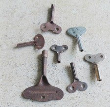LOT DE 7 CLEFS  ANCIENNES