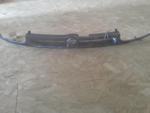 Calandre nissan serena phase - nissan, 1
