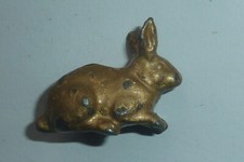 lapin en plomb de Nuremberg doré ou bronze de vienne  doré ? non signé
