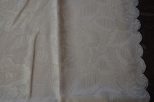 Nappe 100% polyester - 170/ 137 cm - 