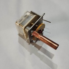 Double Condensateur Variable  150 pF / 300 pF  Démultiplier 3 Tours     CV