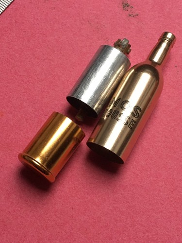 Briquet tube ancien essence