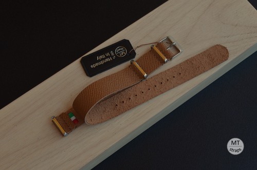 22 mm bracelet - 18, 20